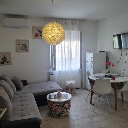 Cute Modern Apartman Zagreb Appartement Buitenkant foto